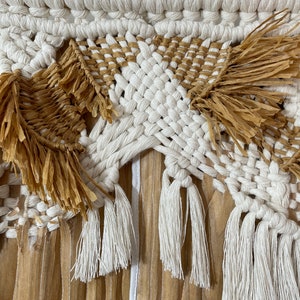 Fornir Wood Quilt Wall Hanging Contemporary Quilting Textile Weaving Wall Hanging Modern Macrame Eclectic Fiber Wall Art Raffia Boho Fringe