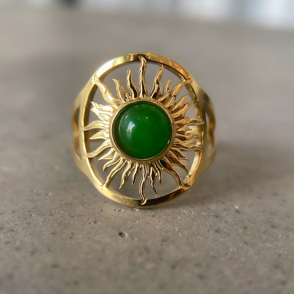 Green Ring Gold North Star Ring 18K Boho Ring Healing Crystal Green Agate Ring Zodiac Ring for Women Celestial Green Gemstone Ring for Luck