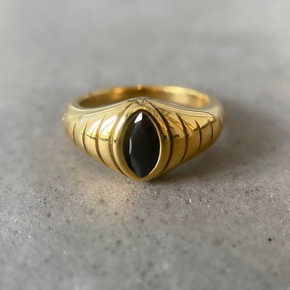 Cute Cute Vintage 14k Gold Turquoise Snake Eye Ring Cute Cute Vintage 14k Gold Turquoise Snake Eye Ring