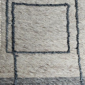Hand Woven Beige & Grey Wool Rug • Box Style Flatweave