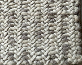 Handwoven Chunky Cable Knit Wool Rug – Nordic Decor, Customizable