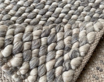 Handwoven Chunky Knit Wool Rug – Silver Grey, Fish Eye Style , Scandinavian Decor , Modern Decor