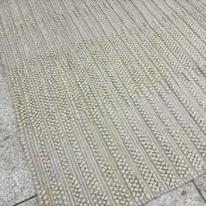 Hand Woven Chunky Wool Rug – Geometric Beige Stripes