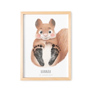 Fußabdruck Baby Bild mit Eichhörnchen Fußabdrücke Poster Babygeschenk mit Tieren Geschenk zur Geburt (Ohne Farbe)