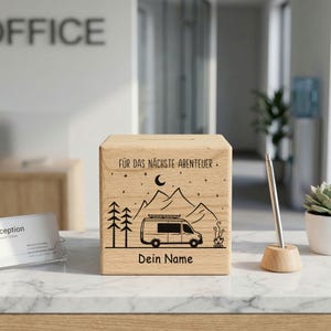Camper Holzspardose personalisiert mit Namen Wohnmobil Geldgeschenk Reisekasse für Camper Van Geschenkidee aus Holz