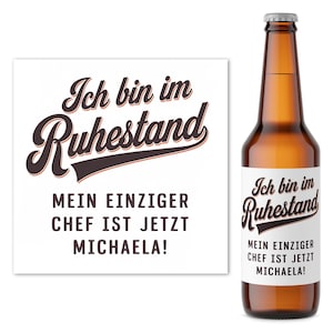 Rente Geschenk Mann Bieretiketten personalisiert Flaschenetikett Bier Rentner Ruhestand selbstklebende Etiketten 2 Stück | 9x9 cm
