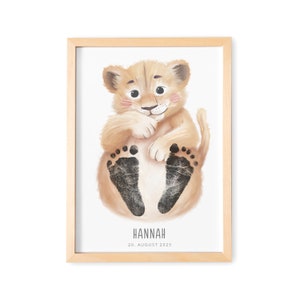 Fußabdruck Baby Bild mit Löwe Fußabdrücke Poster Babygeschenk mit Tieren Geschenk zur Geburt (Ohne Farbe)