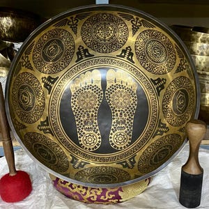 Master Healing Large Tibetan Singing Bowl – Handcrafted for Chakra Balancing, Sound Healing, and Vibration Therapy Buddha Footprints bowl