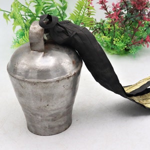 6 inches Traditional design Large size Yak-bell is supplied with hand woven strong woolen neck strap