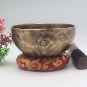 5 inches diameter  hand made full moon singing bowl- tibetan mantra singing - meditation , sound healing and chakra balancing