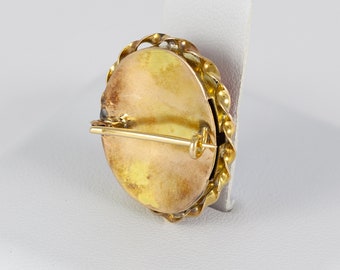 Broche Ancienne Or Jaune 18 Carats Avec Corail Naturel - Poids 14.5g, Occasion