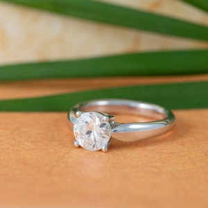18k white gold ring with 1.40 ct diamond
