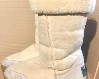 Vintage Sheepskin Boots, Thick Suede Fur, Unisex Cream Grey (Size L 8-9 / M 7-8)