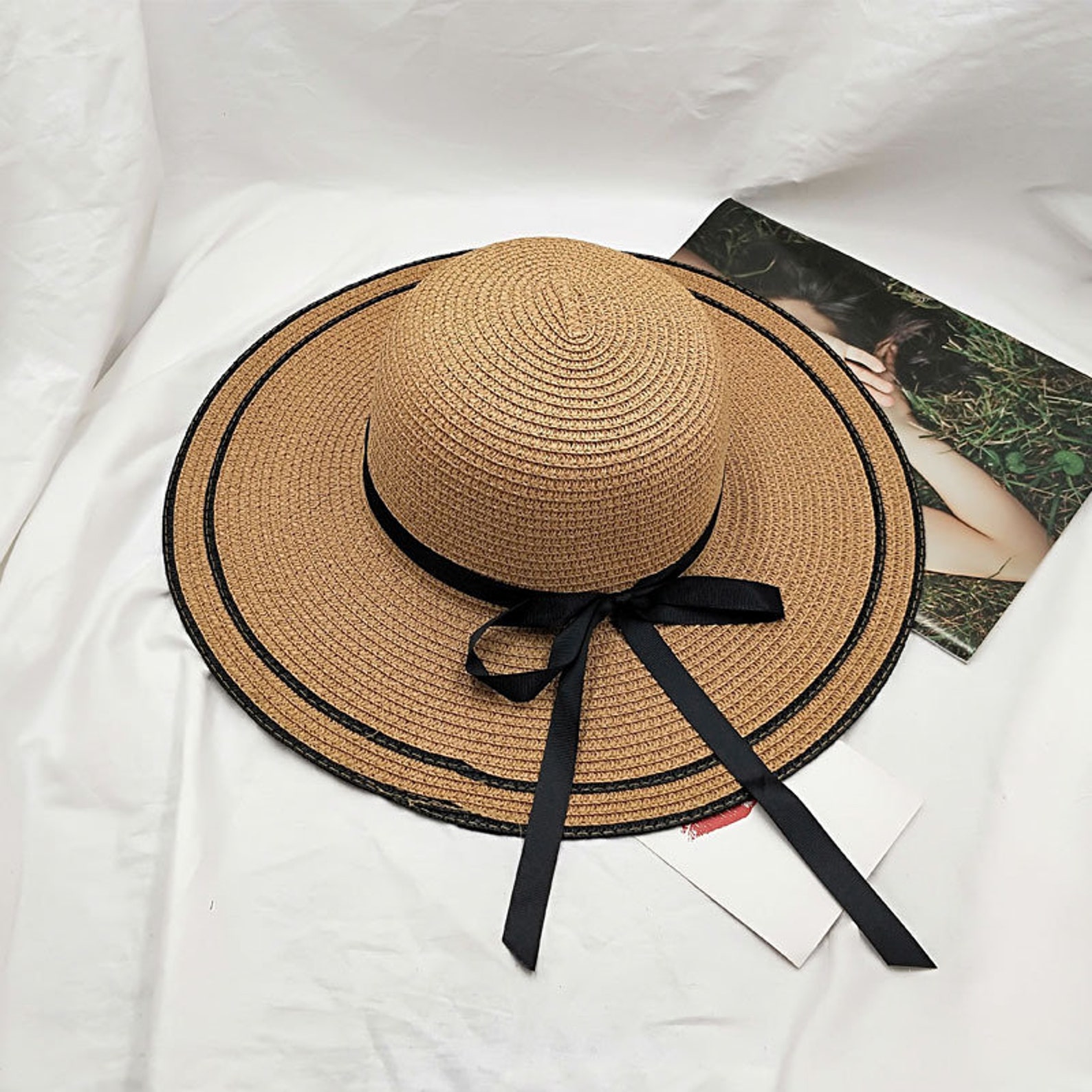 Strohhut Mit Breiter Krempe - Sonnenschutz Für Sommer & Strand