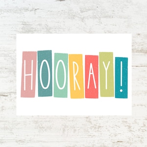 Joyeuse carte de vœux Anniversaire Anglais avec Pastel Blocks Hourra