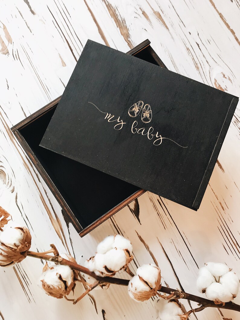 Caja De Madera Para Fotos 4x6 Con USB Personalizado - Ideal Para Funerales, Bodas, Regalo Con Logo Y Nombre