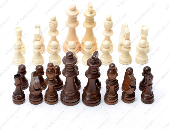 The rules that came with my new set are wrong Or is there some variant I  don't know about? : r/chess