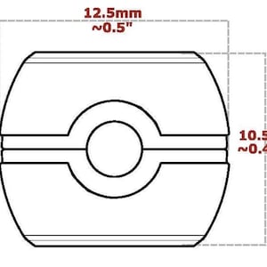 Peut inclure: Un dessin au trait noir et blanc repr&eacute;sentant une perle en forme de tonneau avec une rainure horizontale centrale et un trou circulaire. Les dimensions indiqu&eacute;es sont de 12,5 mm de largeur et 10,5 mm de hauteur, pr&eacute;cisant la taille de la perle.