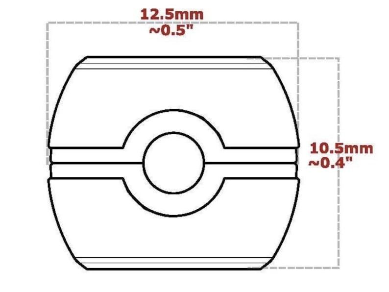 Peut inclure: Un dessin au trait noir et blanc repr&eacute;sentant une perle en forme de tonneau avec une rainure horizontale centrale et un trou circulaire. Les dimensions indiqu&eacute;es sont de 12,5 mm de largeur et 10,5 mm de hauteur, pr&eacute;cisant la taille de la perle.