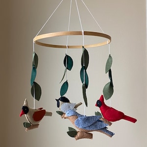 Flying Bird mobile/ felt Baby mobile girl/ Mobile/ Nursery Mobile/ Woodland mobile/ forest mobile/ bird Baby mobile boy/ Crib mobile leafs