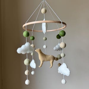Dog mobile for nursery, retriever dog baby mobile, gender neutral mobile, Puppy nursery mobile felt, Felt ball mobile crib, boho nursery