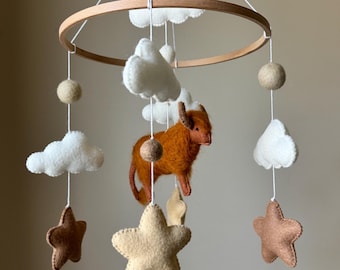 Highland Cow Baby Mobile for neutral nursery, highland cow crib mobile, Farm Nursery Mobile , Western nursery Mobile, boho nursery mobile