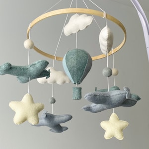 Móvil para bebé/ Móvil de avión/ Móvil para niño/ Móvil para guardería/ Móvil hecho a mano/ Regalo para bebé/ Móvil de globo aerostático/ Juguetes de fieltro/ Móvil para cuna