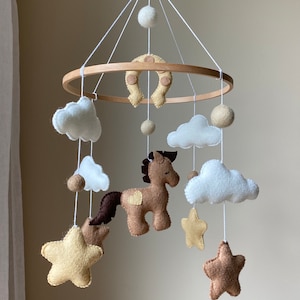 horse mobile felt, Horse Baby mobile for neutral nursery, horse crib mobile,  cowboy mobile, western nursery mobile horse, boho nursery