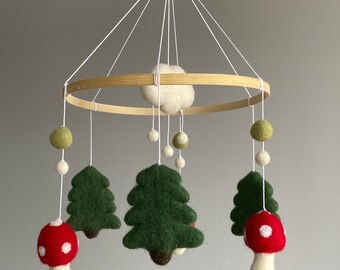Mobile champignon/mobile forêt/feutre mobile bébé fille/mobile berceau/mobile pompons chambre de bébé/feutre champignon/mobile bébé garçon/mobile arbre