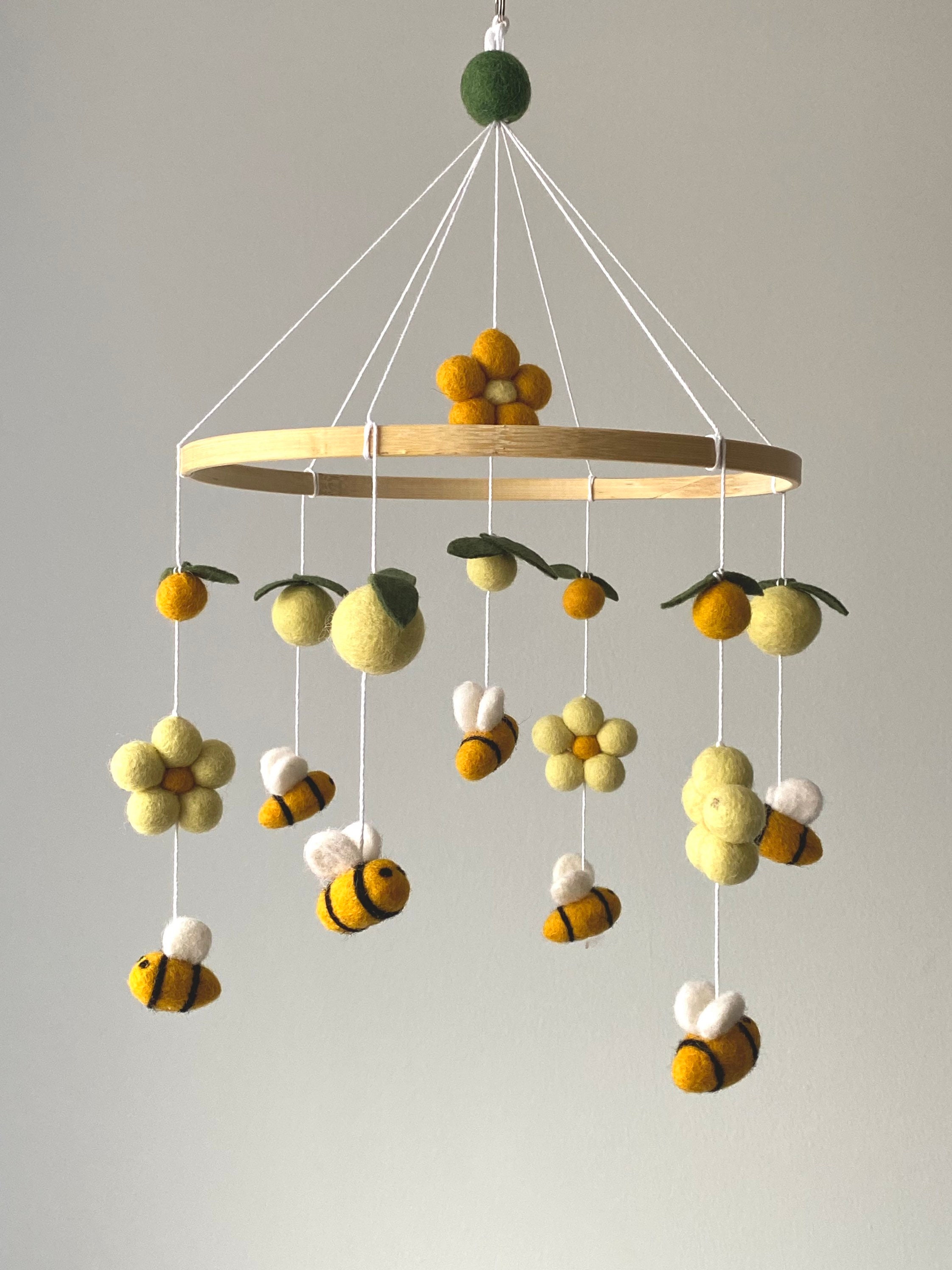 Bee hotsell baby mobile