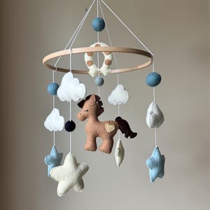 horse mobile felt, Horse Baby mobile for neutral nursery, horse crib mobile,  cowboy mobile, western nursery mobile horse, boho nursery