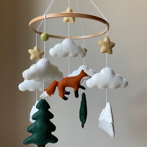 Fox mobile for nursery/ Woodland nursery mobile/ Fox mobile/ woodland mobile/ fox crib mobile girl/ cot mobile/ fox baby mobile forest