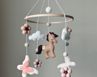 horse mobile felt, Horse Baby mobile for neutral nursery, horse crib mobile, heart mobile, western nursery mobile horse, boho nursery