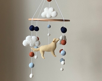 Mobile in feltro fatto a mano a forma di Golden Retriever per cameretta dei bambini, unisex