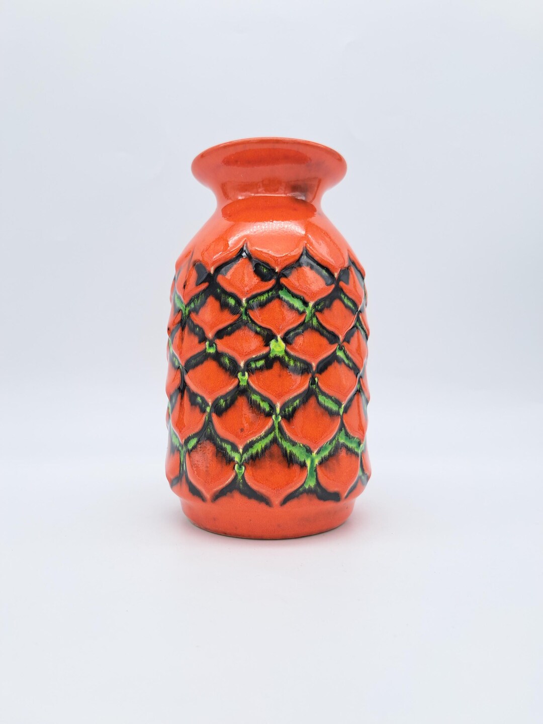 オレンジ色の彫刻文字入り陶器 美しいJASBA花瓶 N 033 11 20 ミッドセンチュリー陶器 ヴィンテージ