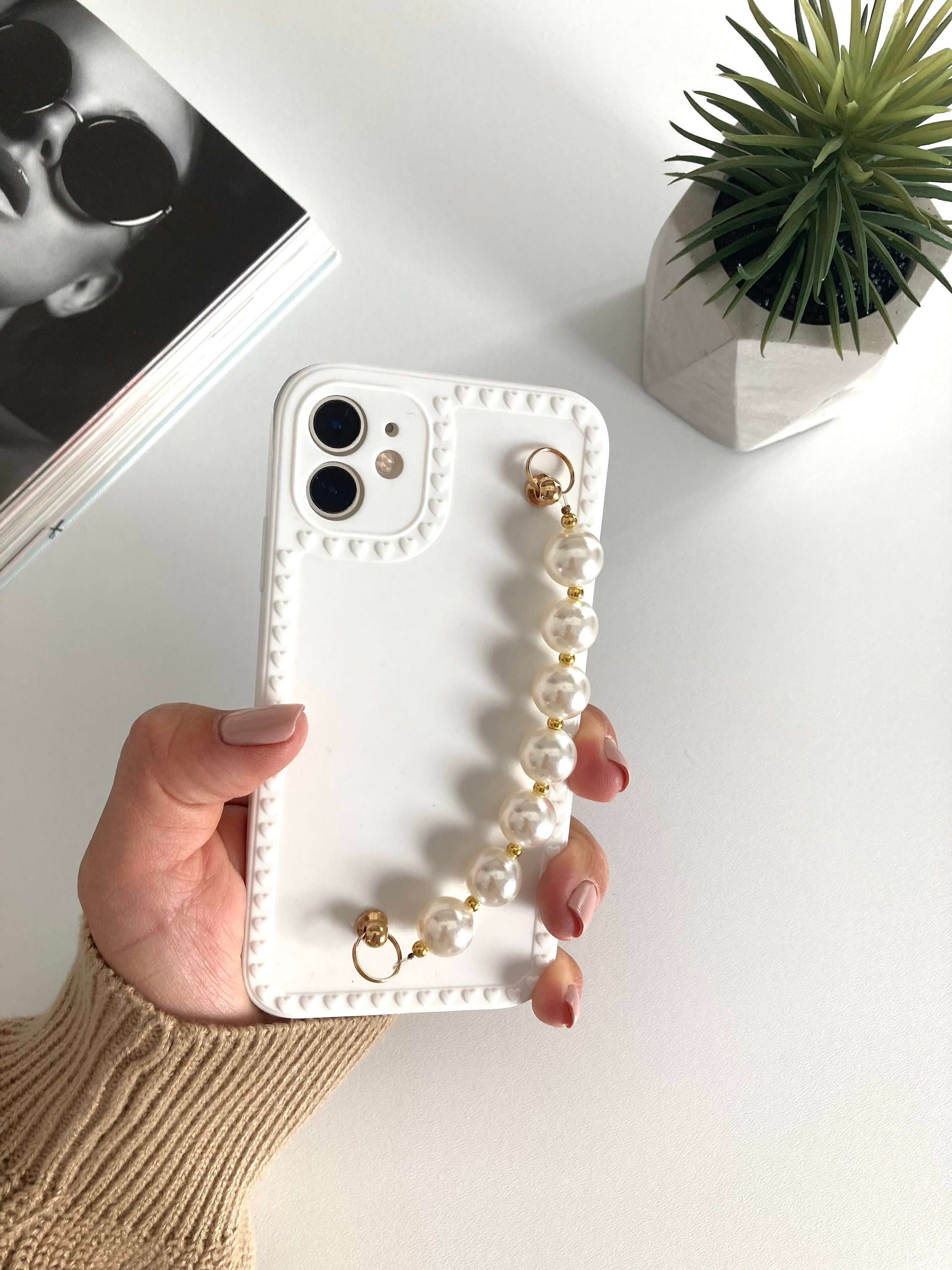 Chanel inspired phone grip – NH Timeless Designers