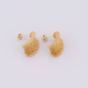 18K goud gevulde geometrische oorbellen, matte oorbellen, stijlvolle oorbellen, cadeaus voor haar, 21x17x5mm