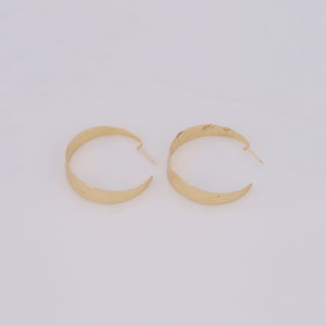 18 kt gold filled open oorringen, modieuze oorbellen, cadeau voor haar (42 x 42 x 9,5 mm)