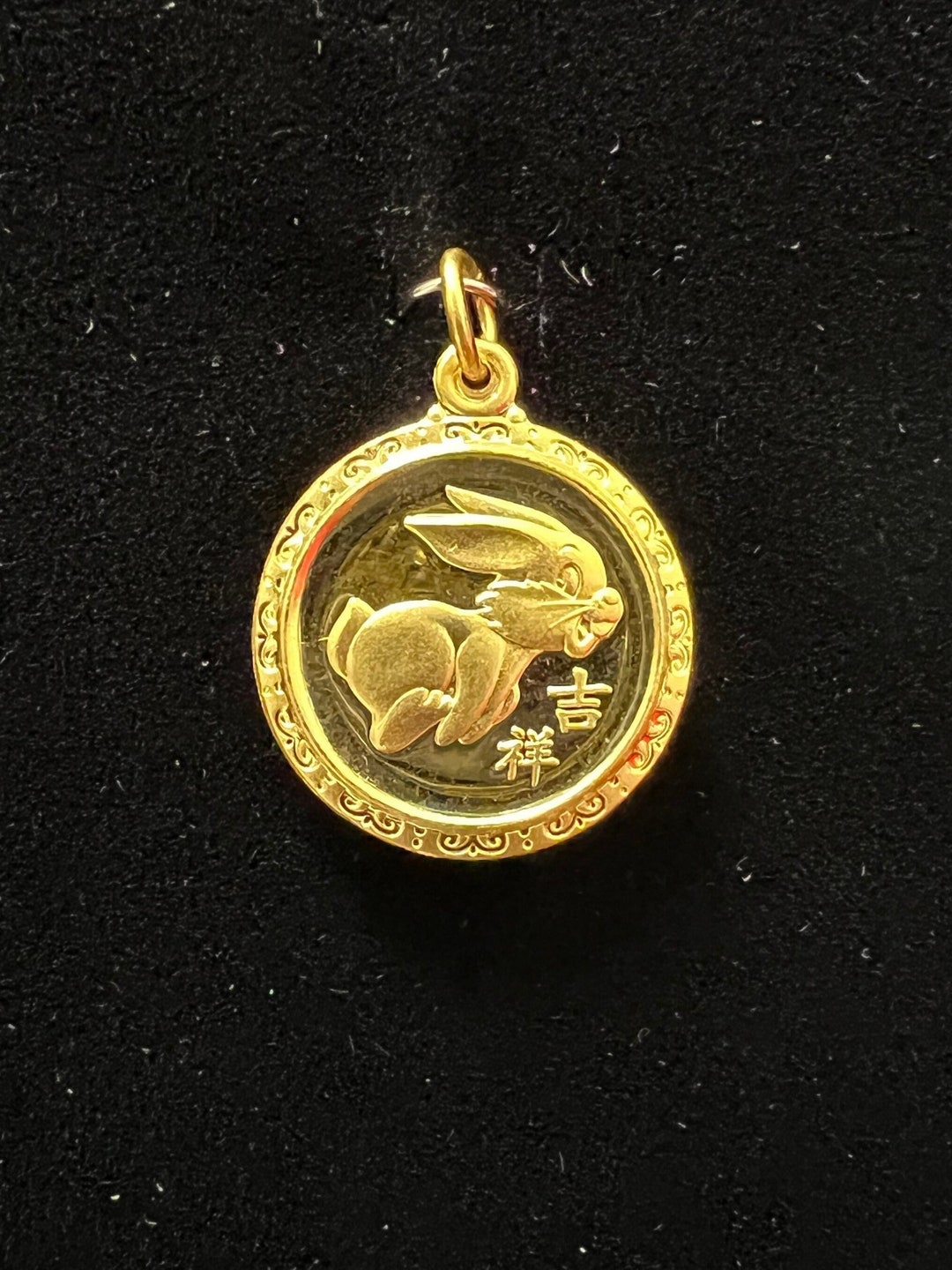 24k Gold Round Rabbit Pendant (solid, 20mm) - Etsy