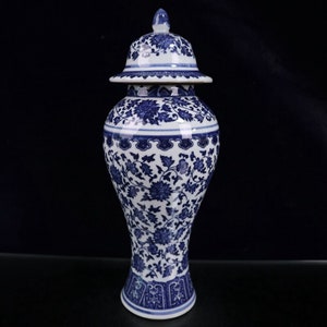 Blau-weißes Porzellan / handgefertigtes blau-weißes verschlungenes Lotusmuster general jar.cqcj