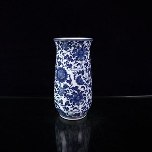 Collection crafts Blue and White Porcelain Vase Hand-painted Lotus Pattern Vase.cqcj