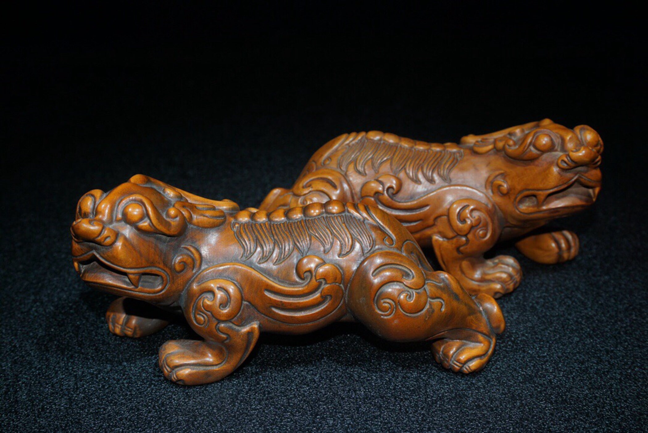 細かく彫刻されたツゲの木の飾り - Etsy 日本