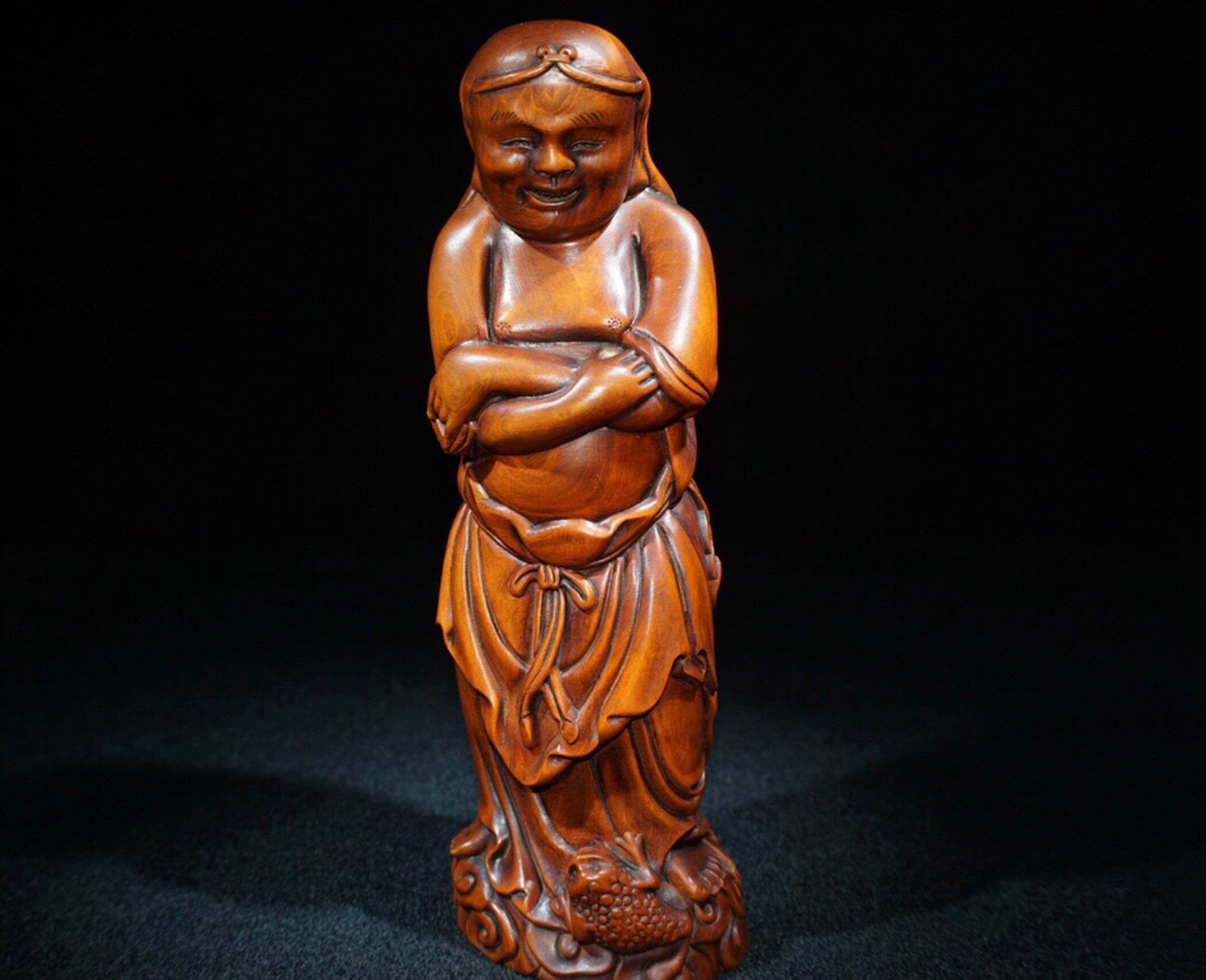 ツゲの木彫像：微笑む人物像、7.87インチ - Etsy 日本