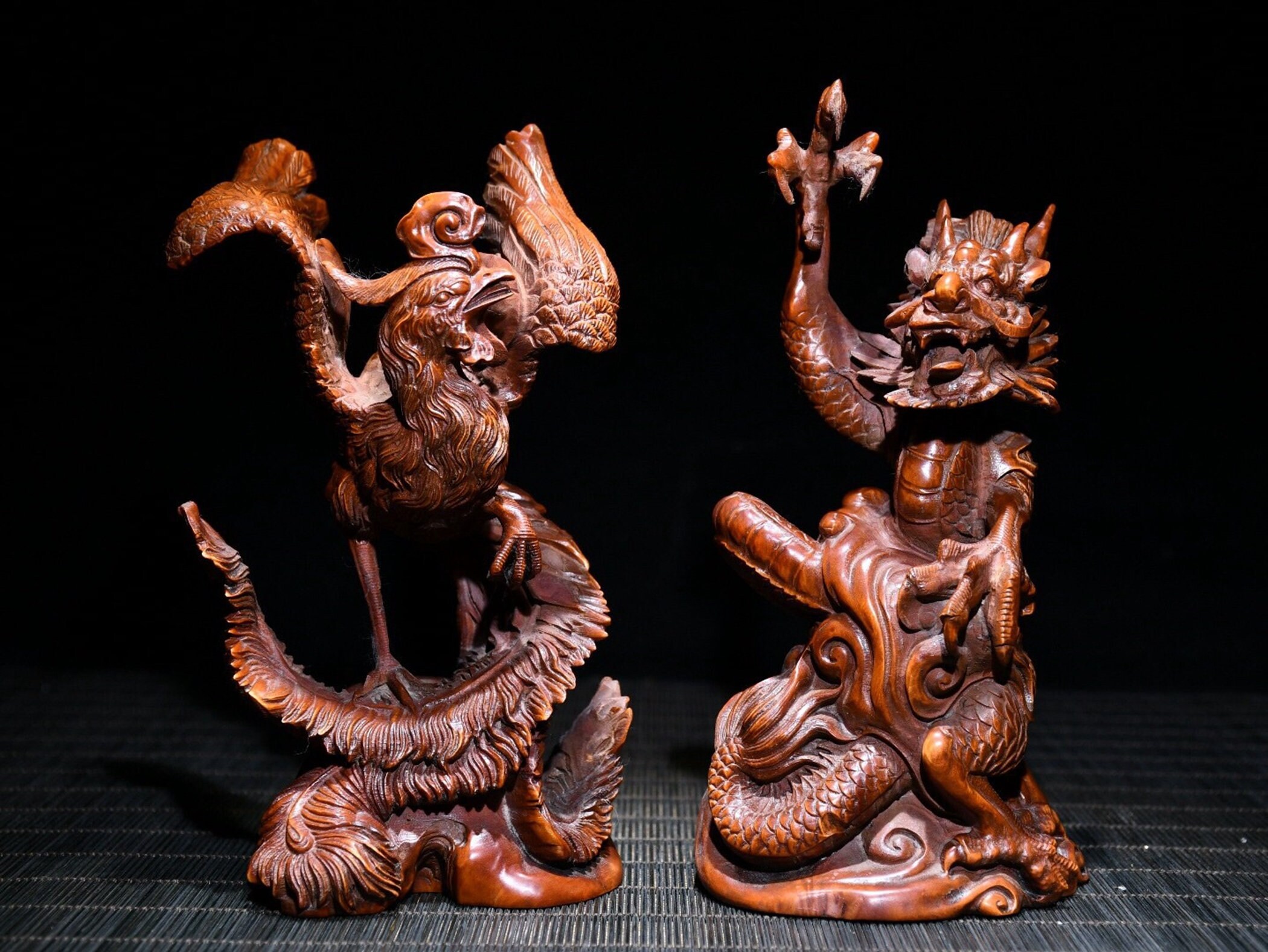 ツゲの木の置物 ツゲの木の置物/手彫りのツゲの木の龍と鳳凰の置物 - Etsy 日本