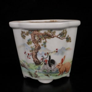 Maceta pequeña de conejo de jade antiguo chino con patrón auspicioso