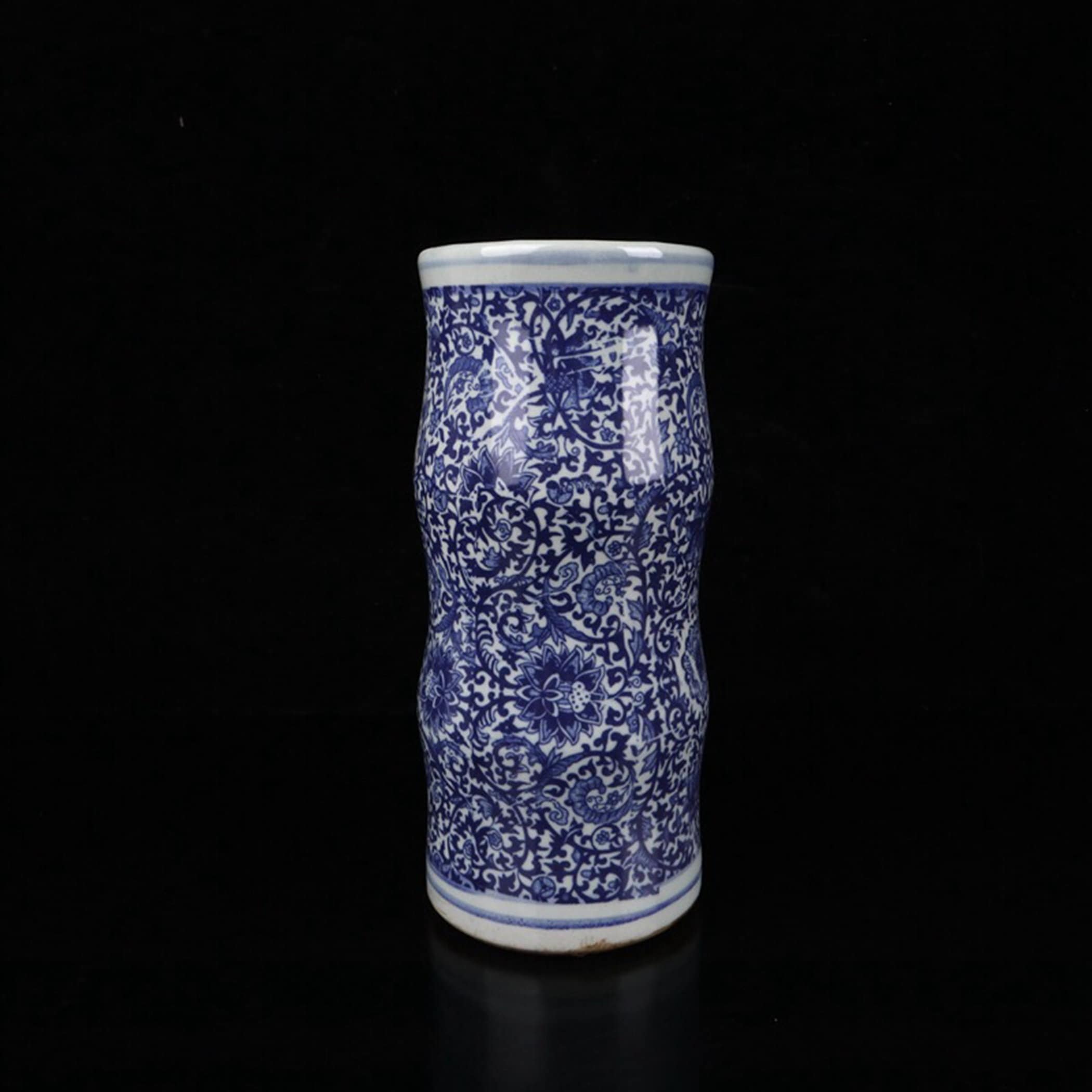 Blue and white porcelain/hand-made blue and white intertwining bamboo pen holder.cqcj