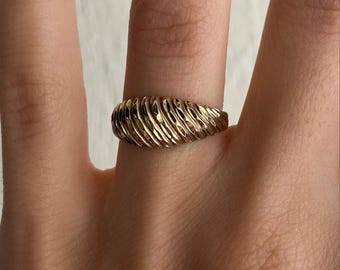Vintage 14K Solid Yellow Gold Croissant Shrimp Dome Ring, Size 5