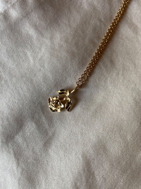 Vintage 14K Gold Rose Pendant Chain Necklace