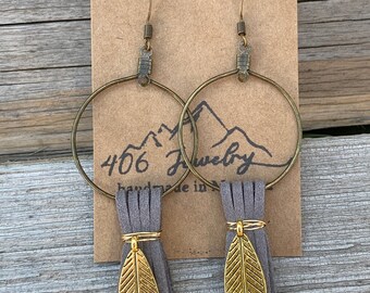 Graue Leder Ohrringe Blattgold Made in Montana Handmade Schmuck Leder Ohrringe Geschenk für sie Montana Ohrringe Montana Jewelry 406