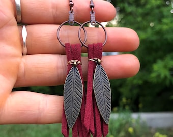 Maroon Leder Ohrringe Made in Montana Handmade Schmuck Maroon Schmuck Montana Jewelry MT 406 Ohrringe Blattgold Ohrringe Blattgold Geschenk